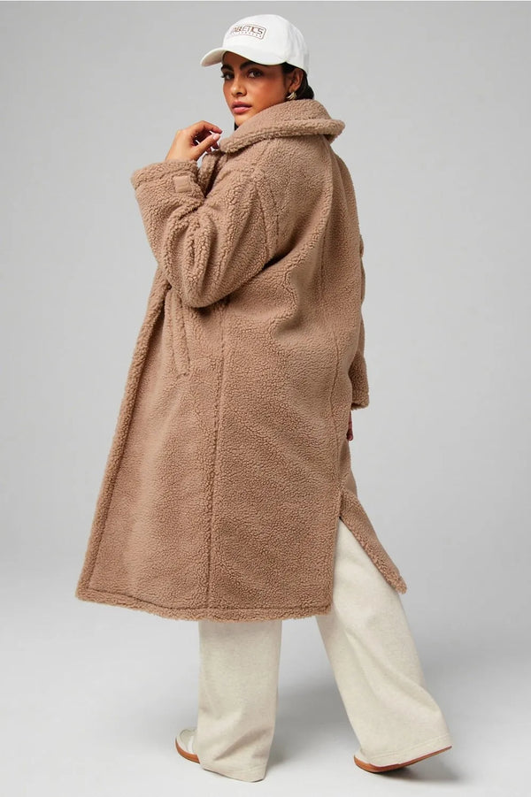Long Teddy Coat – Cozy Elegance, Bold Style